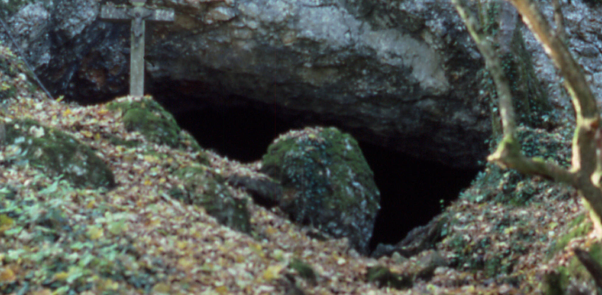 Grotte de la BEme - oct.84.jpg