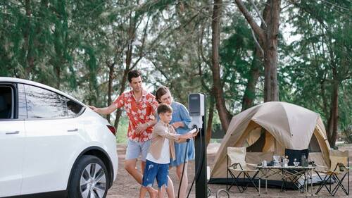 Voyager en voiture électrique : la check-list pour partir l’esprit léger